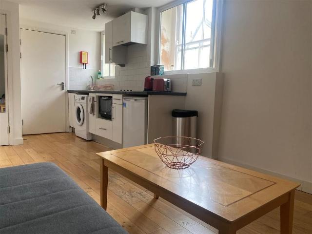 Studio for rent in City Centre, Feckenham