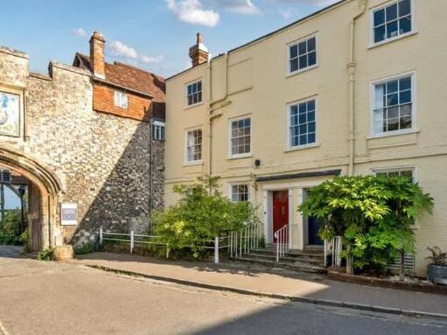 House for rent in The Close, Hampshire