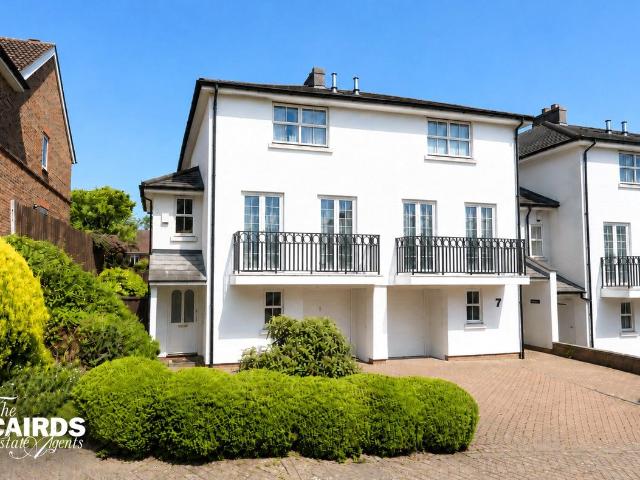 House for rent in Woodcote, Epsom