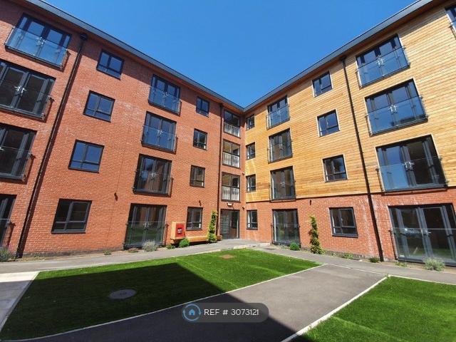 Apartment for rent in Shaw Heath, Stockport
