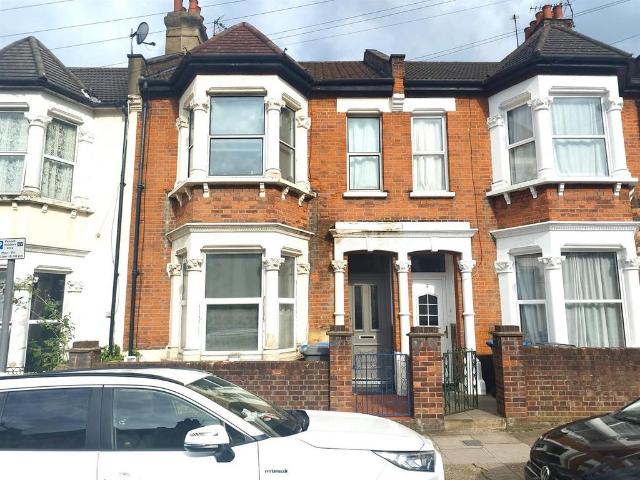 House for rent in Harlesden, Greater London