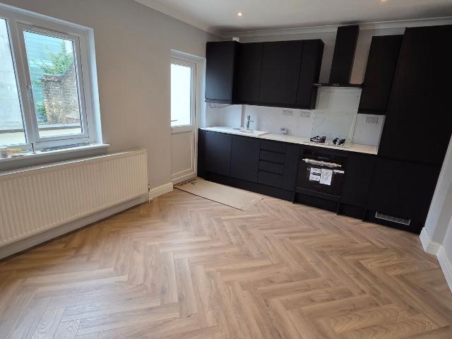 Apartment for rent in Harlesden, Greater London