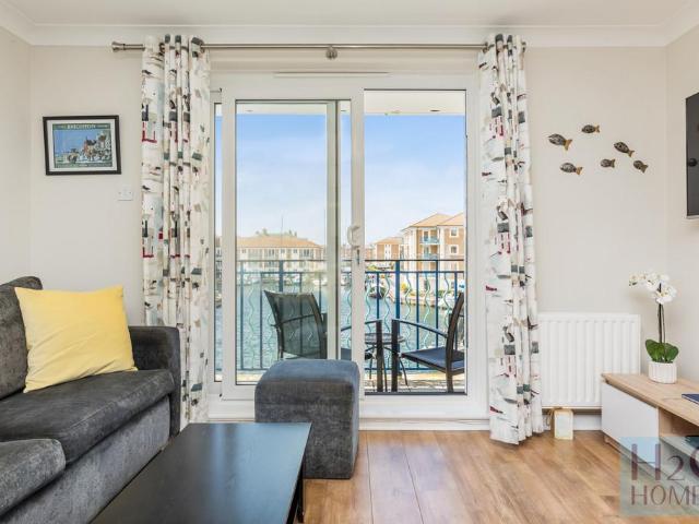 Apartment for rent in Brighton Marina, Roedean