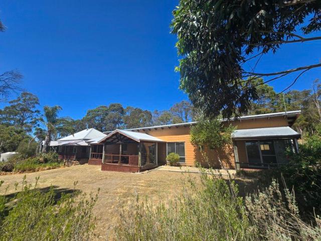 Cottage for rent in Mount Barker, Western Australia