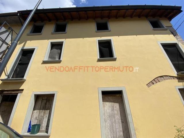 Palazzo in vendita a Calcio, Lombardia