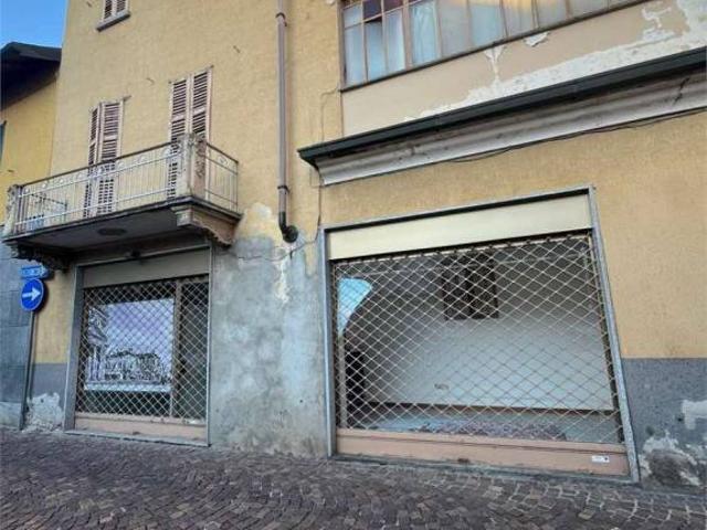 Palazzo in vendita a Borgomanero, Novara