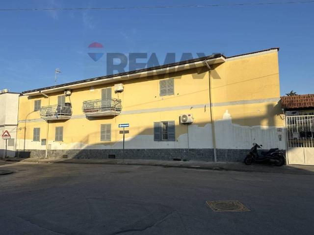 Palazzo in vendita a Casoria, Campania