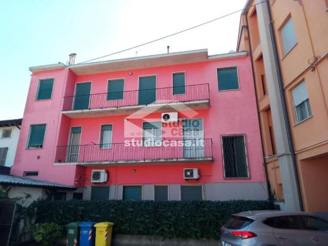 Palazzo in vendita a Castelleone, Cremona