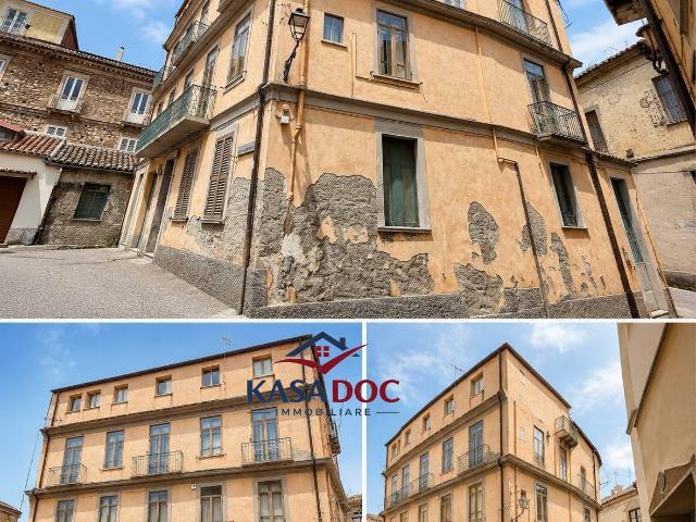 Palazzo in vendita a Siano, Calabria