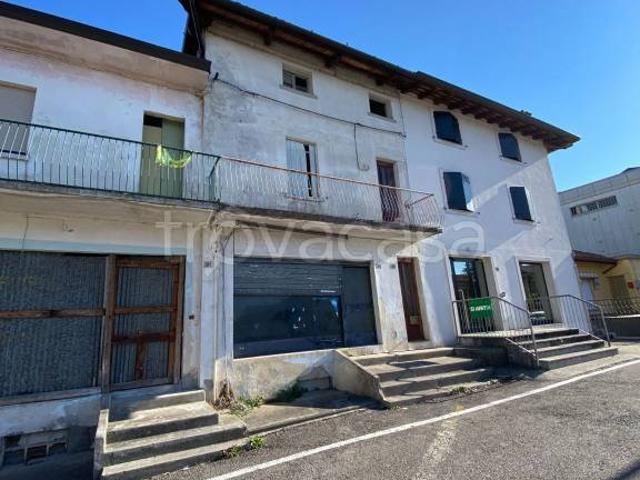 Palazzo in vendita a Manzano, Friuli-Venezia Giulia
