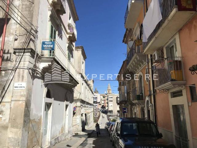 Palazzo in vendita a Ragusa, Cappuccini