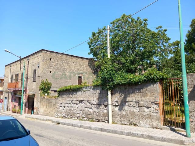 Palazzo in vendita a Sirignano, Campania