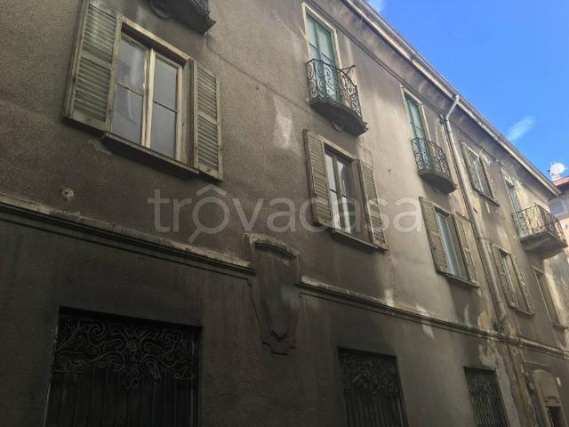 Palazzo in vendita a Biumo Superiore, Varese
