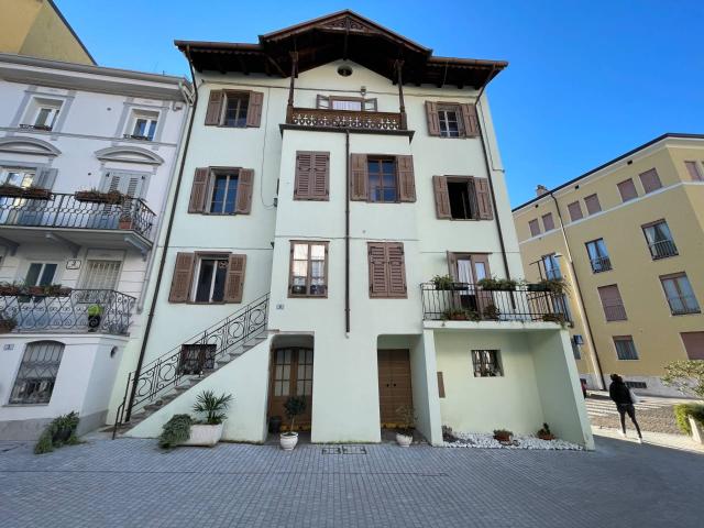 Palazzo in vendita a Borgo Castello, Gorizia