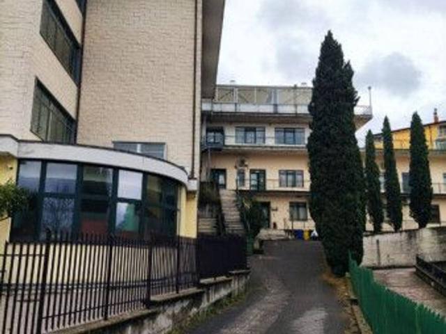 Palazzo in vendita a Lauria Inferiore, Lauria