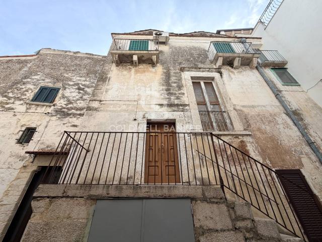 Palazzo in vendita a Puglia, Barletta-andria-trani