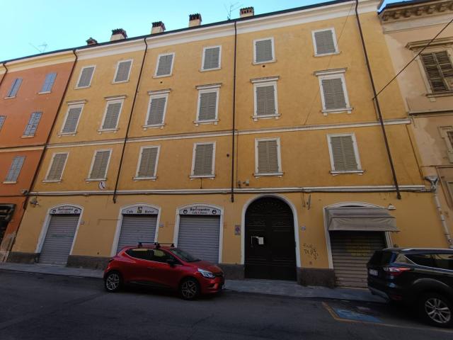 Palazzo in vendita a Centro Storico, Modena