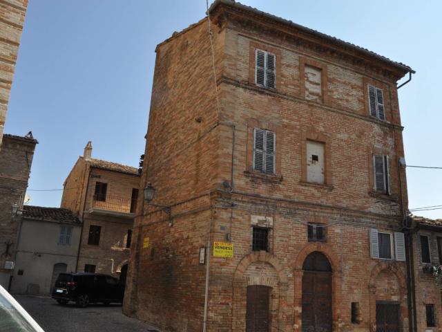 Palazzo in vendita a Marche, Fermo