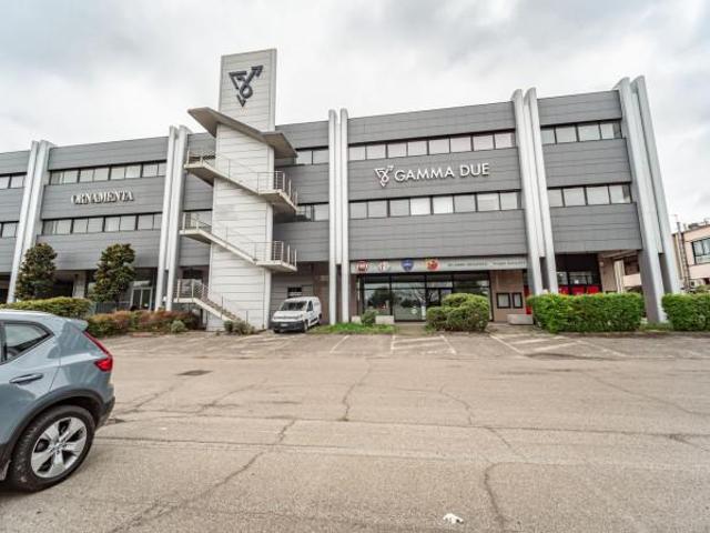 Palazzo in vendita a Unione dei comuni del Distretto Ceramico, Sassuolo