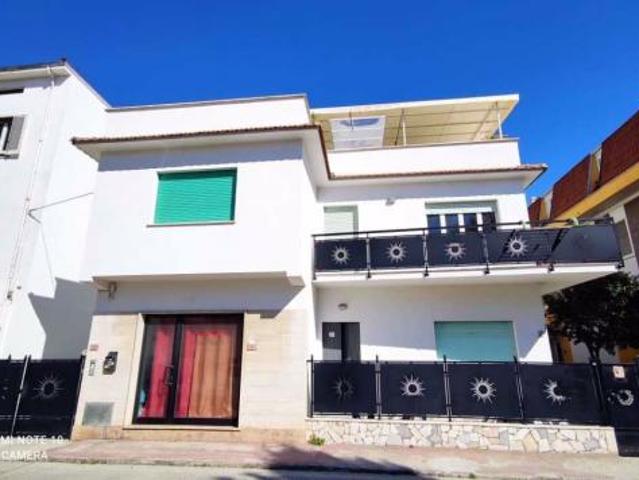 Palazzo in vendita a Unione dei Comuni della Val Vibrata, Alba Adriatica
