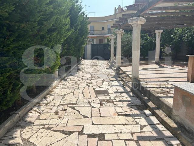 Palazzo in vendita a Puglia, Barletta-andria-trani