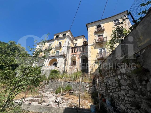 Palazzo in vendita a Piedimonte Matese, Campania