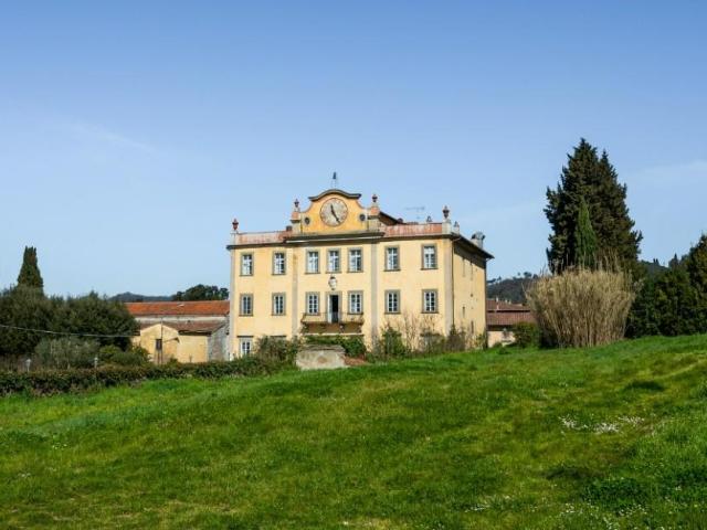 Palazzo in vendita a Porta a Lucca, Pisa