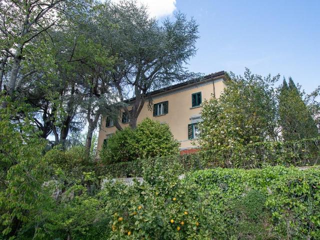 Palazzo in vendita a Porta a Lucca, Pisa
