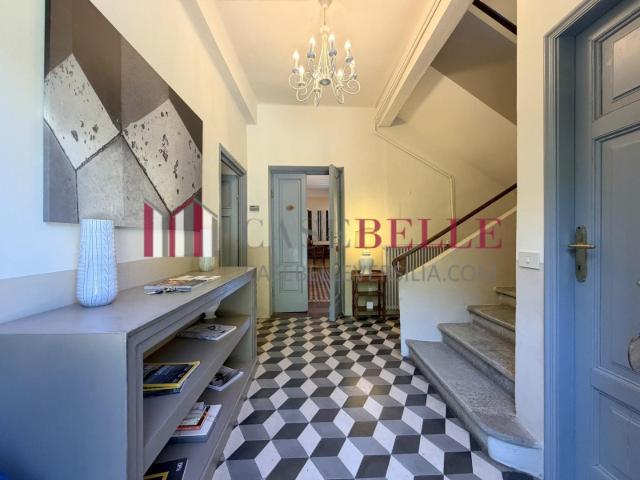 Palazzo in vendita a Vado, Camaiore