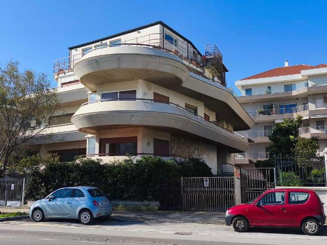 Palazzo in vendita a Pescara, Abruzzo