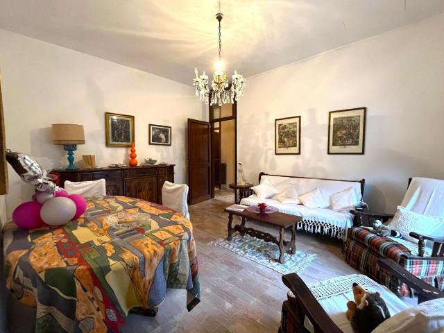 Palazzo in vendita a Tonfano, Toscana