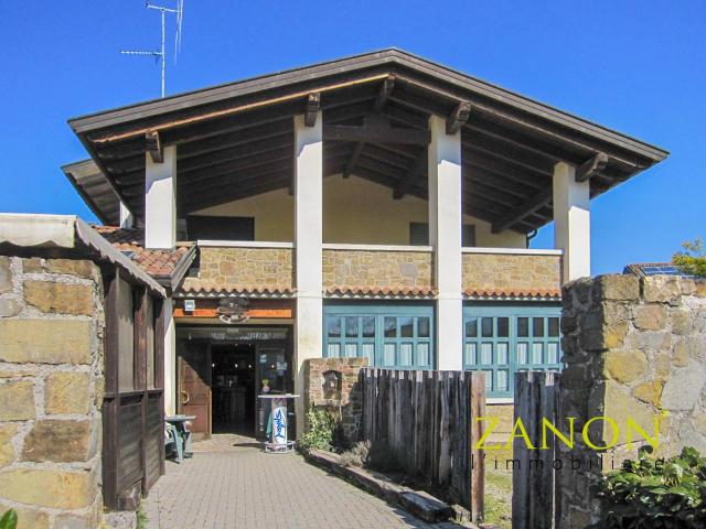 Palazzo in vendita a Mossa, Friuli-Venezia Giulia