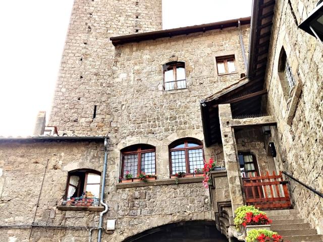 Palazzo in vendita a San Pellegrino, Viterbo
