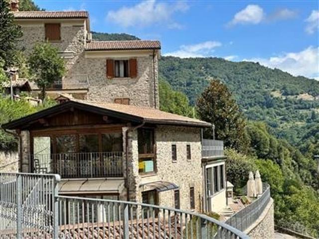Appartamento in vendita a Fabbriche di Vallico, Fabbriche di Vergemoli
