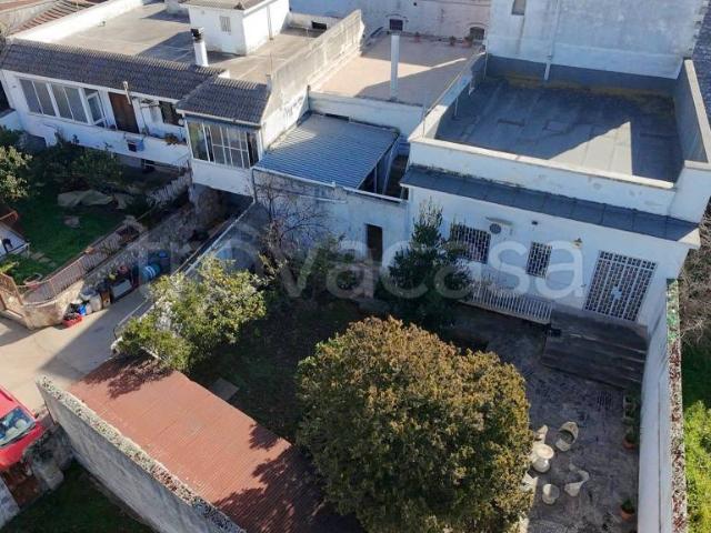 Palazzo in vendita a Municipio 4, Puglia