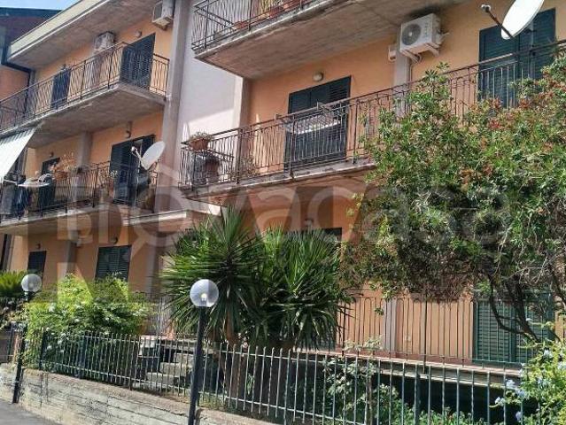 Palazzo in vendita a Belpasso, Sicilia