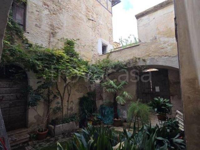 Palazzo in vendita a Bevagna, Perugia
