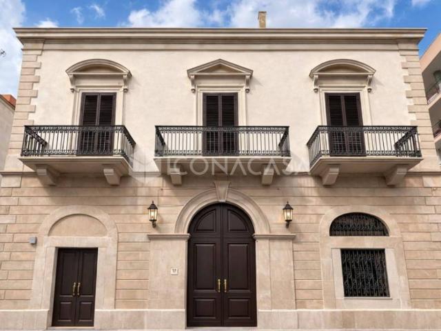 Palazzo in vendita a Puglia, Barletta-andria-trani