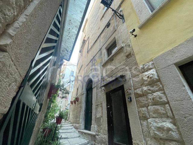 Palazzo in vendita a Bisceglie, Barletta-Andria-Trani