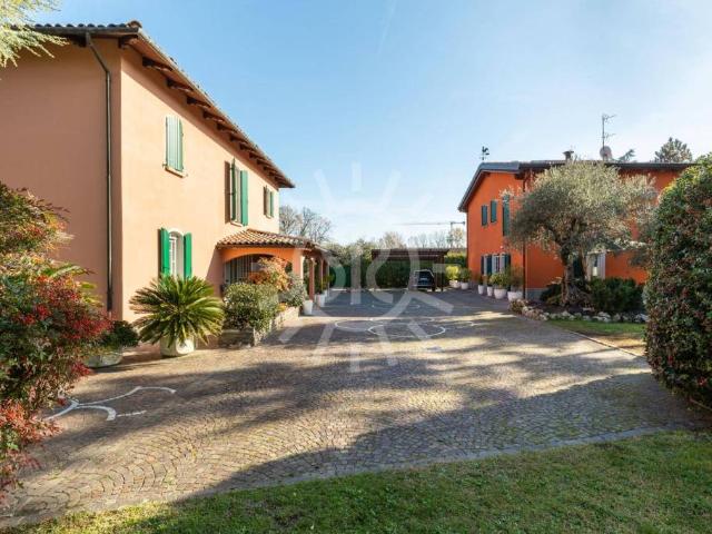 Palazzo in vendita a Bologna, Reggio Emilia