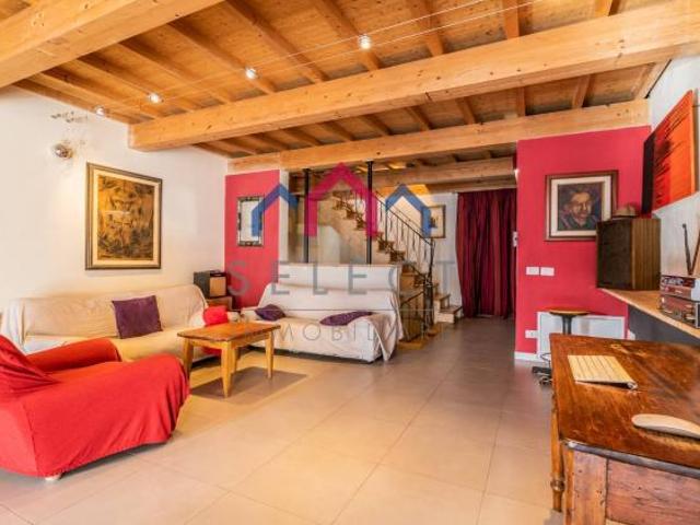 Palazzo in vendita a Unione dei comuni Media Valle del Serchio, Borgo A Mozzano