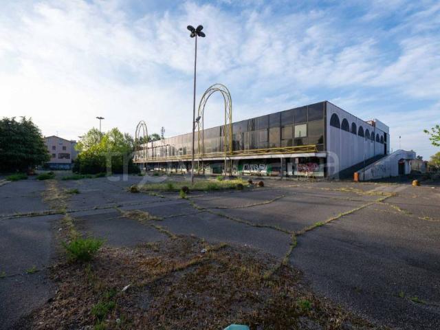 Palazzo in vendita a Zona Sud, Brescia