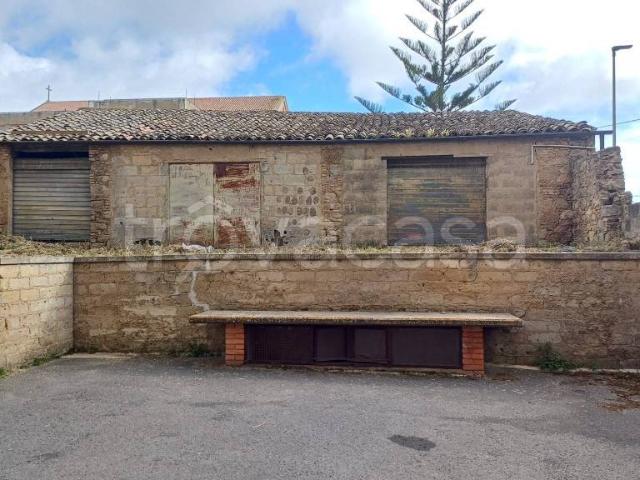 Palazzo in vendita a Le Sfere, Caltagirone