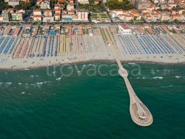 Palazzo in vendita a Camaiore, Toscana