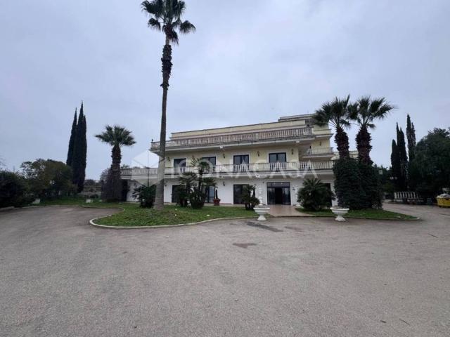 Palazzo in vendita a Puglia, Barletta-andria-trani