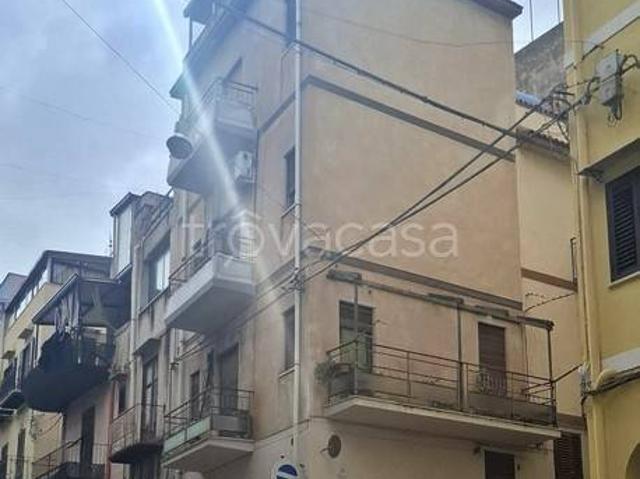 Palazzo in vendita a Carini, Sicilia