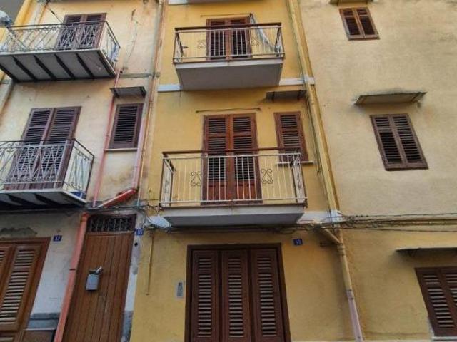 Palazzo in vendita a Carini, Sicilia