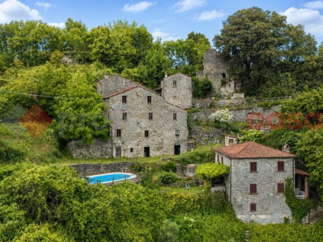 Palazzo in vendita a Unione dei comuni Media Valle del Serchio, Limano