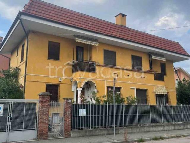 Palazzo in vendita a Leumann, Piemonte