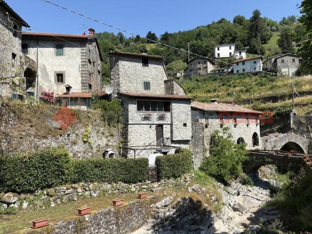 Palazzo in vendita a Unione Comuni Garfagnana, Fabbriche Di Vallico